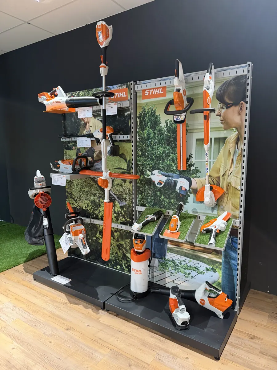 STIHL Akku-System mit Heckenscheren und Blasgeräten