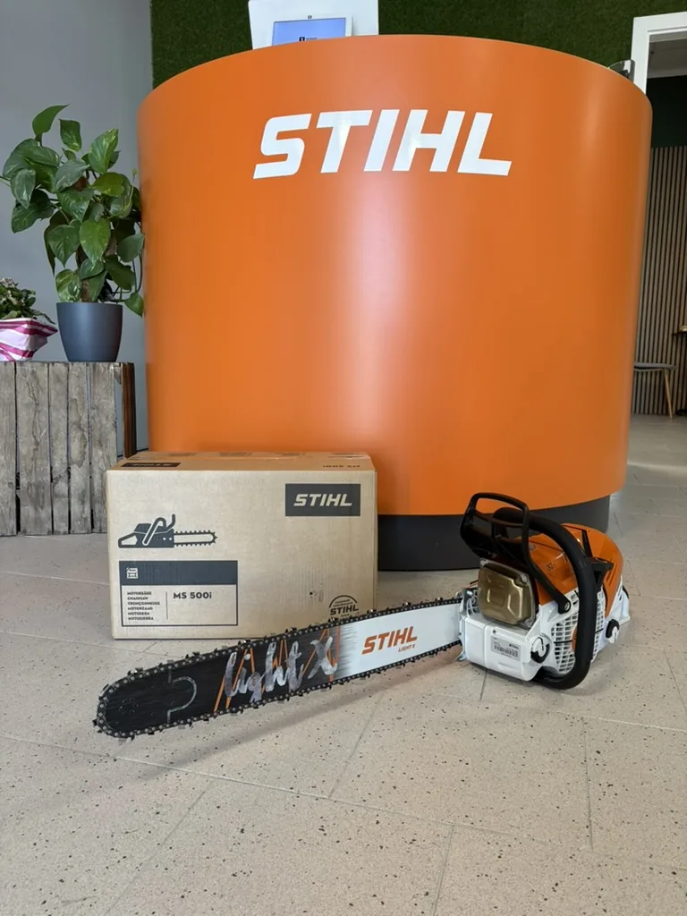 STIHL MS 500i mit Karton im Laden